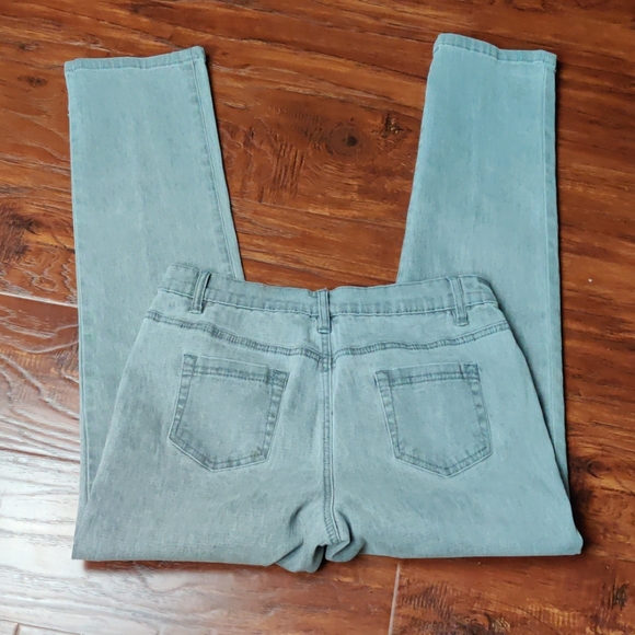 DG2 By Diane Gilman Skinny Gray Jeans - Picture 2 of 6